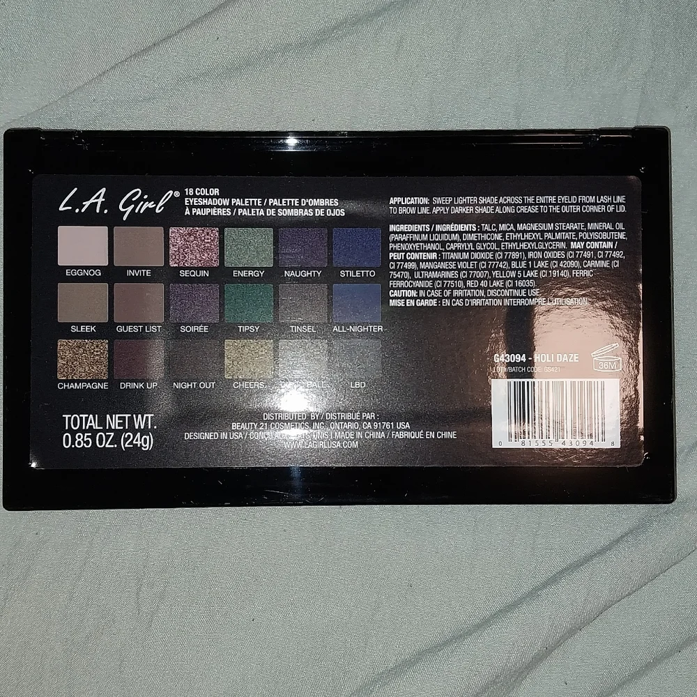 NEW L.A. Girl Holidaze eyeshadow palette - Picture 3 of 5